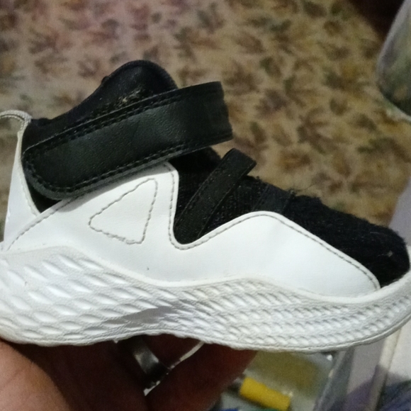 Shoes - Picture 1 of 4